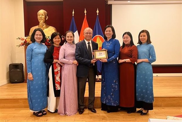 Vietnam Women’s Union delegation pay working visit to France hinh anh 3