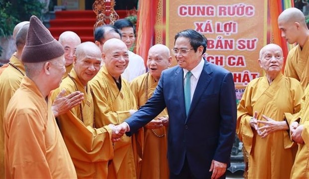 Prime Minister extends greetings on Lord Buddha's birthday hinh anh 2