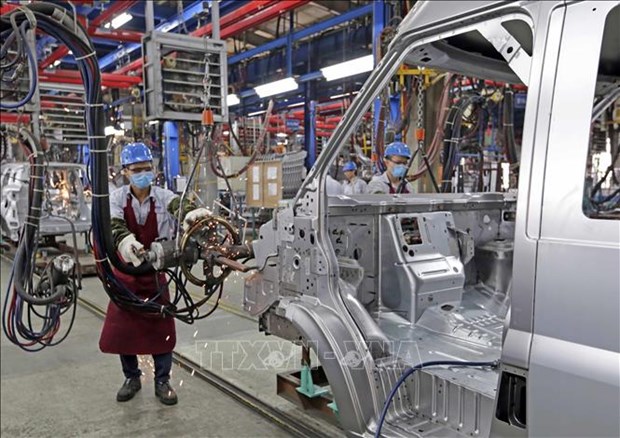 May industrial production index inches up 2.2% hinh anh 1