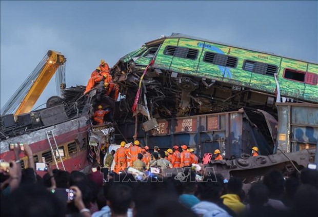 Top legislator offers sympathy to India over rail accident hinh anh 1