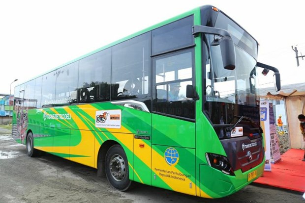 Indonesia implements bus fares for special groups hinh anh 1