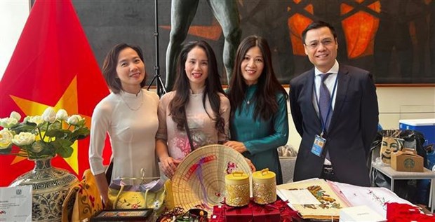 Vietnam attends 2023 UN International Bazaar hinh anh 1