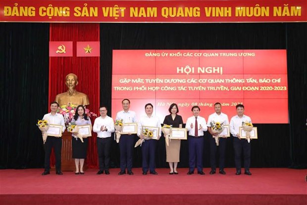 Press agencies honoured for contributions to Party ideology protection hinh anh 1