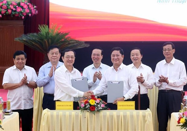 President asks Ninh Thuan to make most of potential, advantages hinh anh 3