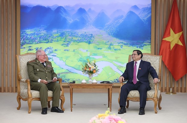 PM Pham Minh Chinh welcomes Cuban Minister of Revolutionary Armed Forces hinh anh 1