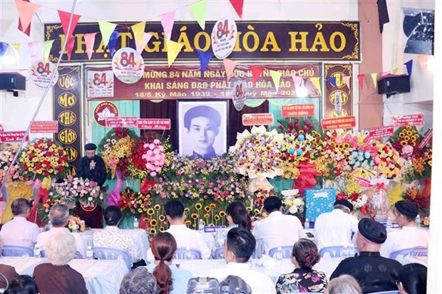 Ceremony marks Hoa Hao Buddhism’s 84th anniversary hinh anh 1