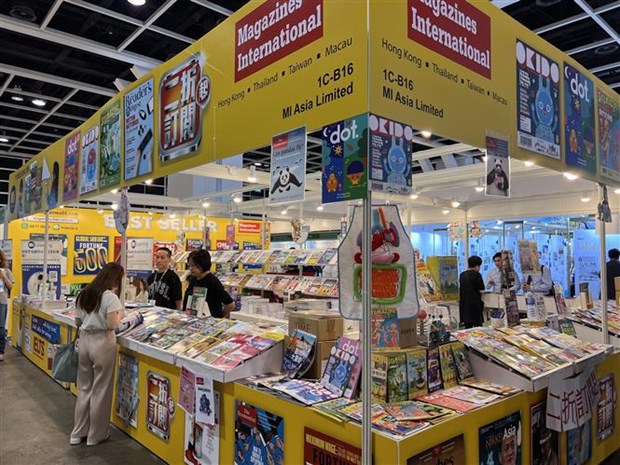 Vietnam attends Hong Kong (China) Book Fair hinh anh 1