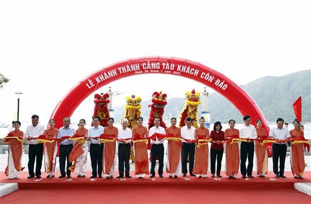 President attends groundbreaking, launching ceremonies for vital projects hinh anh 2