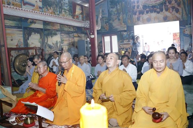 Requiem held for Vietnamese martyrs in Laos hinh anh 1