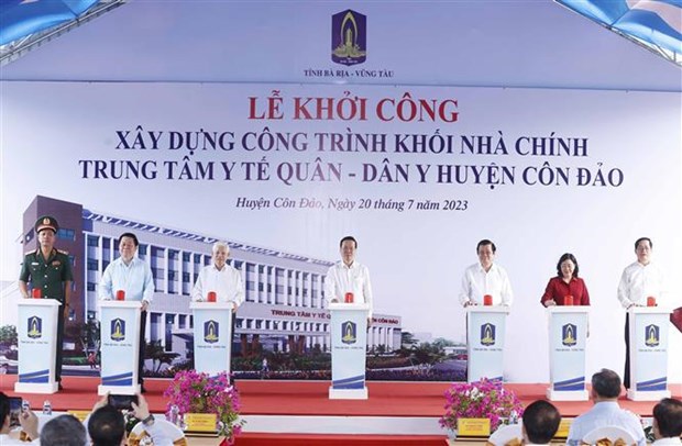 President attends groundbreaking, launching ceremonies for vital projects hinh anh 1
