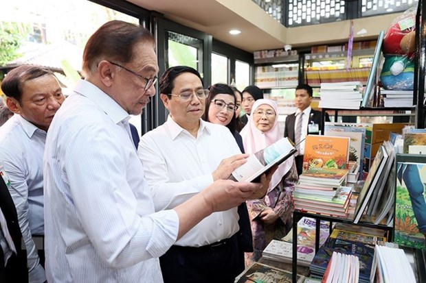 Malaysian media highlights PM Anwar Ibrahim’s official visit to Vietnam hinh anh 1