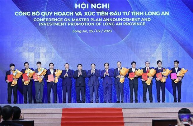 PM urges Long An to effectively exploit development space hinh anh 1
