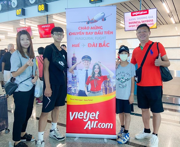 Vietjet conducts first direct flight linking Thua Thien-Hue with Taiwan hinh anh 1