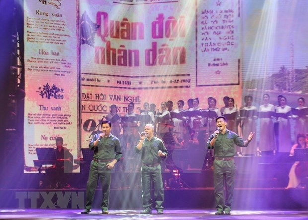 Art performance marks centenary of national anthem composer hinh anh 1
