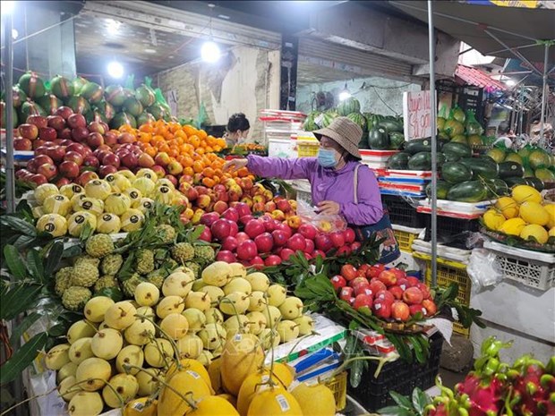Markets busy ahead of Vu Lan festival hinh anh 1