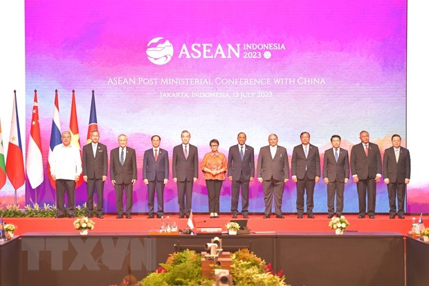 Indonesia steps up talks on Code of Conduct in East Sea hinh anh 1