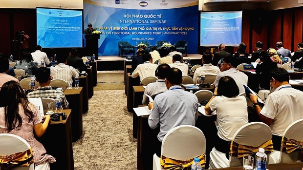 Int'l workshop discusses law on territory, border hinh anh 2