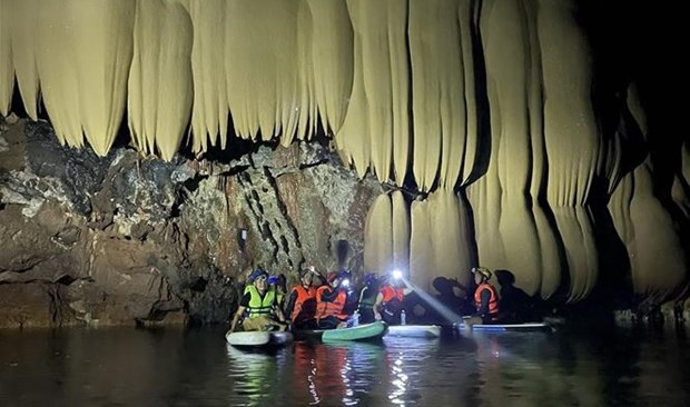 New cave discovered in Quang Binh hinh anh 1