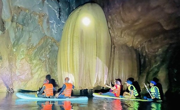 New cave discovered in Quang Binh hinh anh 2