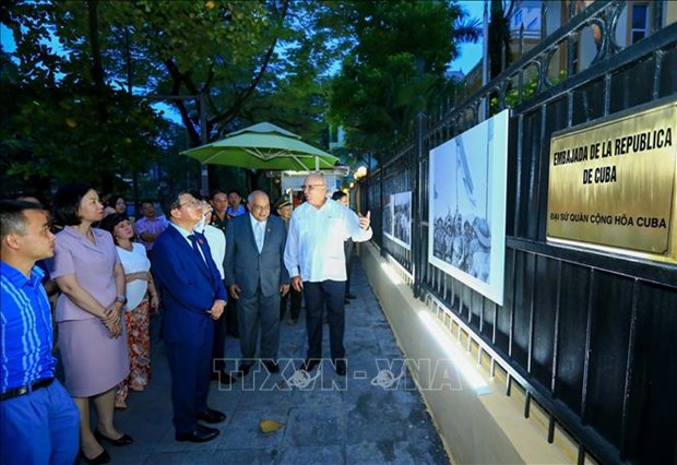 Cuban Embassy hosts ceremony marking leader Fidel Castro's first visit to Vietnam hinh anh 3
