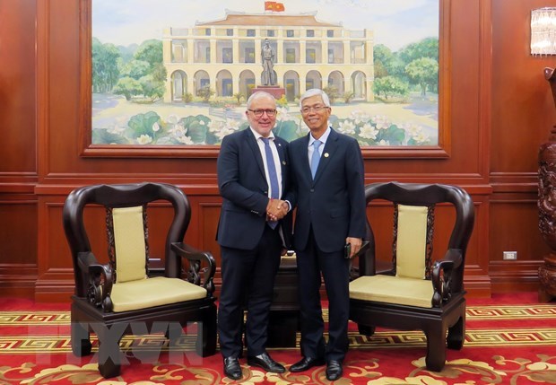 HCM City looks to set up ties with France’s Nevers City hinh anh 1