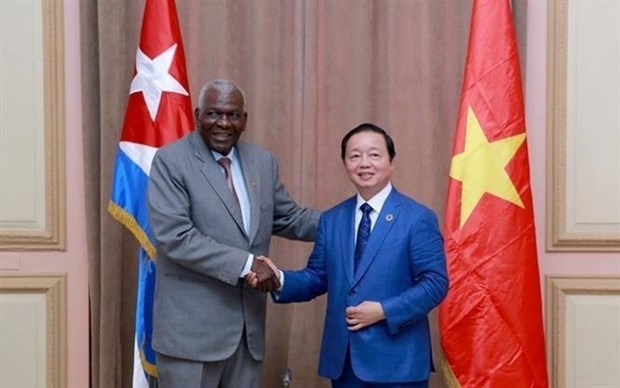 Vietnamese Deputy PM meets with Cuban leaders hinh anh 1