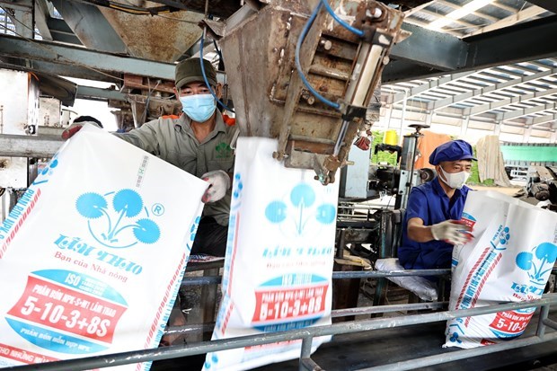 Fertiliser imports reach two-year high in August hinh anh 1