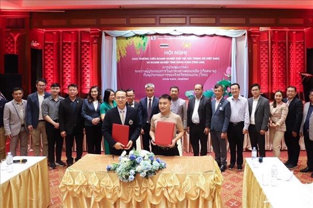 Vietnamese firms seek to boost trade ties with businesses in Thailand's northeastern region hinh anh 1