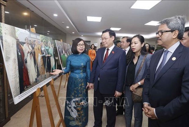 NA Chairman attends opening ceremony of photo exhibition on Vietnam-Bangladesh ties hinh anh 1