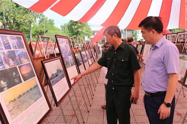 Exhibition on Hoang Sa, Truong Sa underway in Cao Bang hinh anh 2