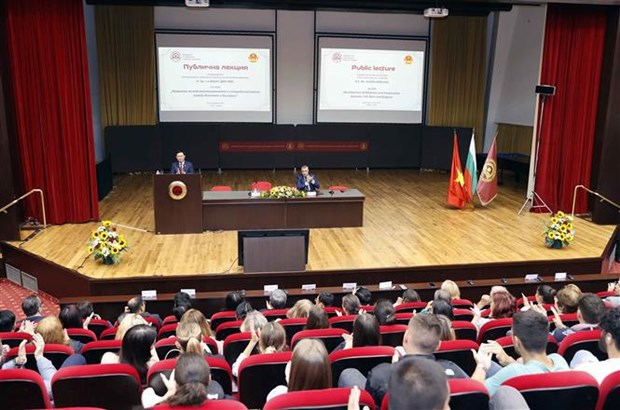 NA Chairman delivers keynote policy speech in Sofia university hinh anh 2