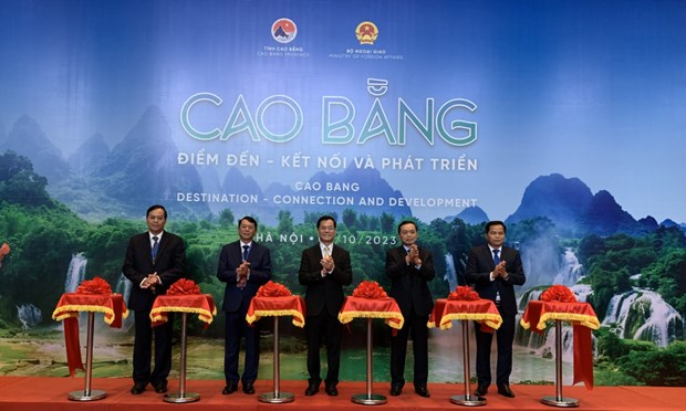 Conference promotes strength, potential of Cao Bang hinh anh 1