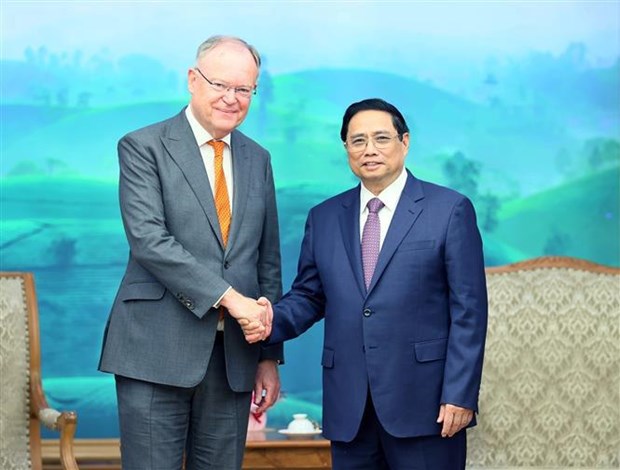 PM urges stronger cooperation with Germany’s Lower Saxony state hinh anh 1