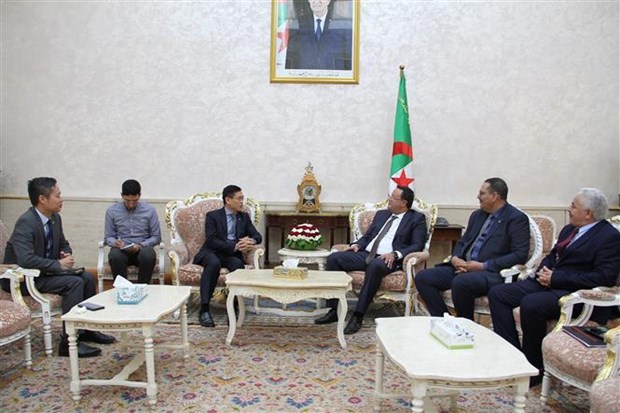 Algeria-Vietnam Friendship Parliamentarians' Group makes debut hinh anh 2