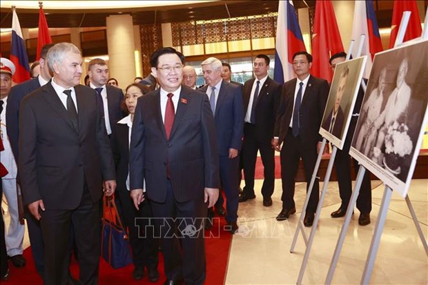 Top legislator holds talks with Russian State Duma Chairman in Hanoi hinh anh 3