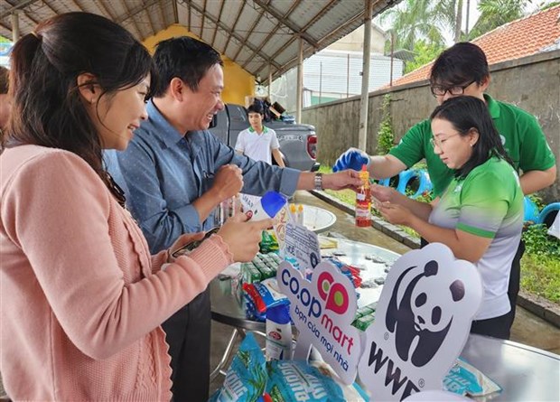 App on waste sorting, collection launched in Hue hinh anh 1