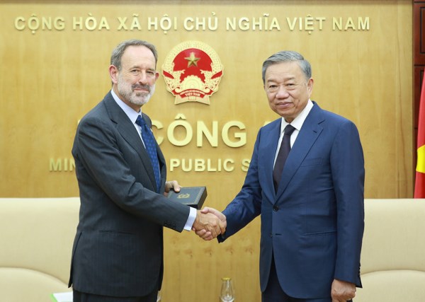 Vietnam, Italy beef up law enforcement cooperation hinh anh 1