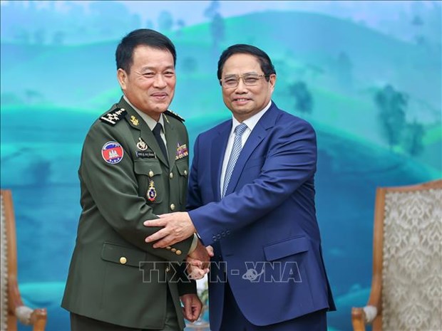 PM welcomes Commander-in-Chief of Cambodian armed forces hinh anh 1