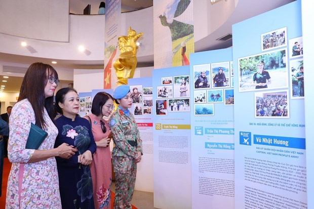 Exhibition introduces Vietnam’s 17 Faces of Action for Sustainable Development hinh anh 1