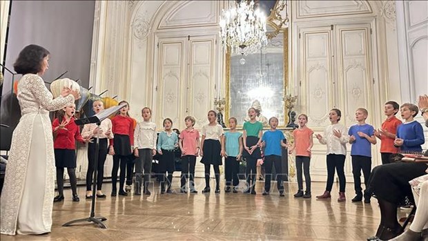 Art programme rounds off Vietnam culture week in France’s Versailles hinh anh 1