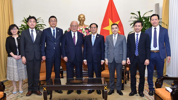 FM receives special advisor to Japan-Vietnam Friendship Parliamentary Alliance hinh anh 1