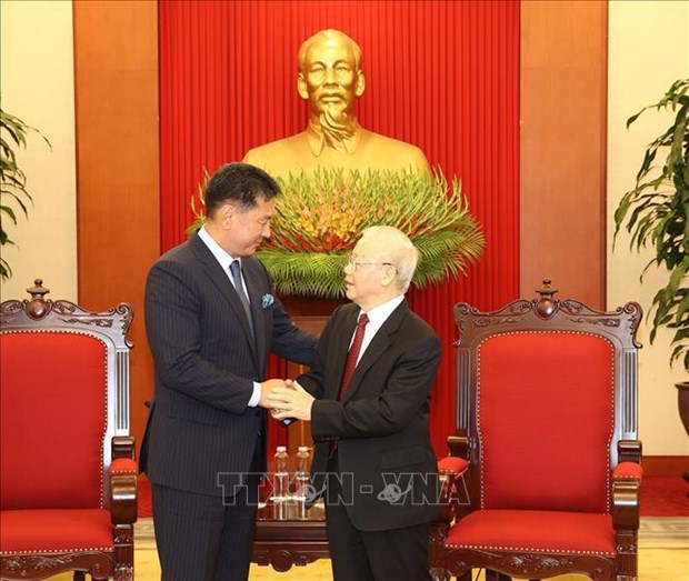 Vietnam hopes for stronger cooperation with Mongolia: Party chief hinh anh 2