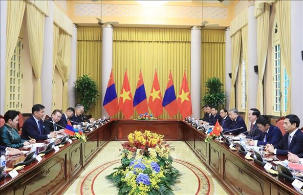 Vietnam treasures traditional friendship with Mongolia: President hinh anh 2