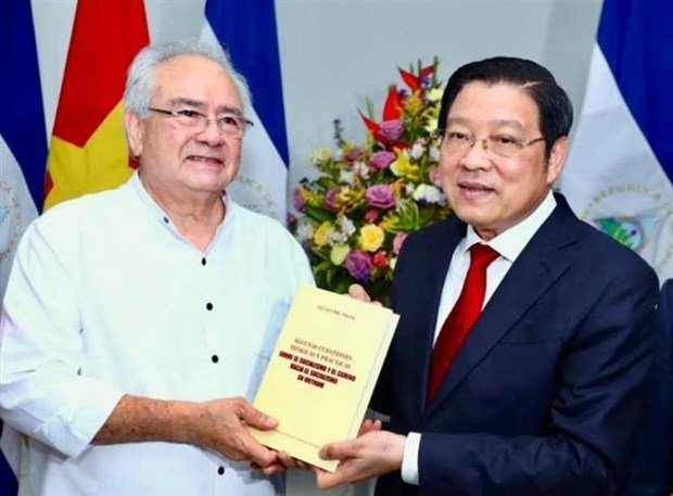 Party official pays working visit to Nicaragua to seek closer ties hinh anh 1