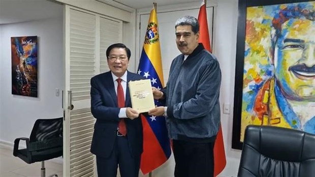 CPV delegation pays working visit to Venezuela hinh anh 3