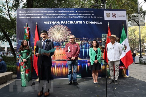 Vietnam's beauty, achievements showcased at Mexico City exhibition hinh anh 1