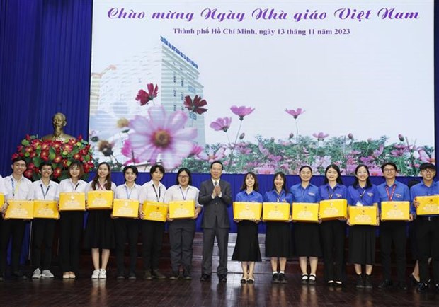 State leader looks to training reform, research in social sciences hinh anh 3