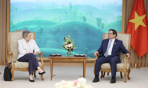 PM asks France to support Vietnam in preventing emerging infectious diseases hinh anh 1