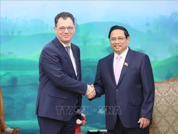 PM hosts Romanian Minister of Economy, Entrepreneurship and Tourism hinh anh 1