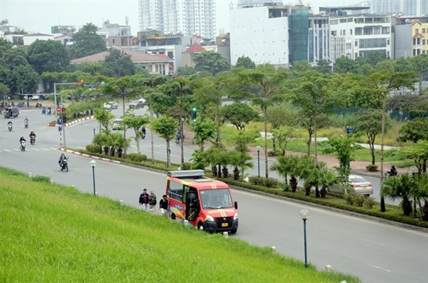 Hanoi launches new bus city tour for sightseeing experience hinh anh 1